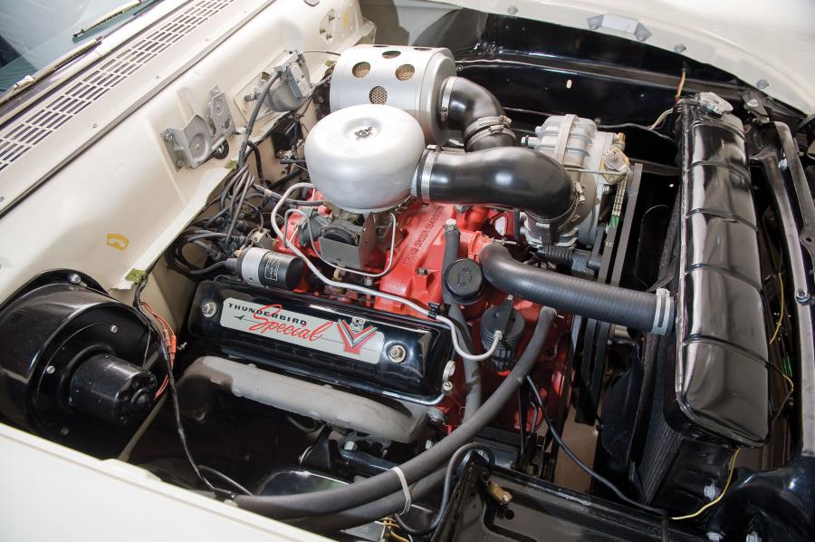  Ford Supercharged Custom Tudor Sedan 1957 года  (фото 4 из 5)